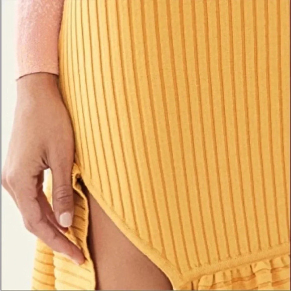 Amur yellow ribbed asymmetrical midi skirt - Picture 4 of 14